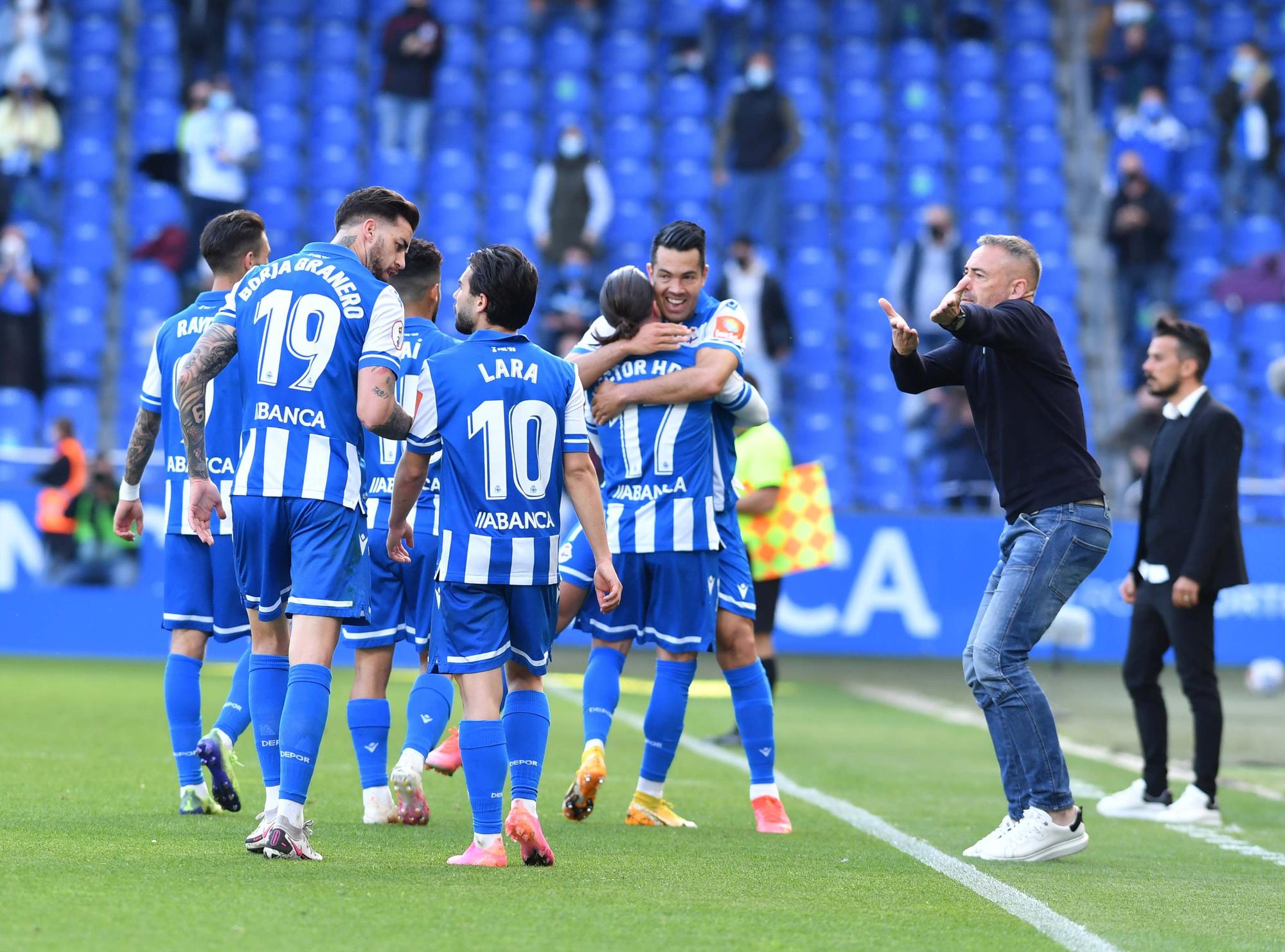 El Deportivo se libera con una goleada al Langreo (5-0)