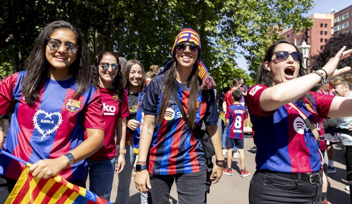 Bilbao se tiñe de azulgrana. Los aficionados llenan la fan zone del Barça