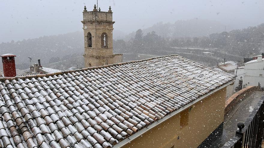 Nieva en Tollos, en la comarca alicantina del Comtat