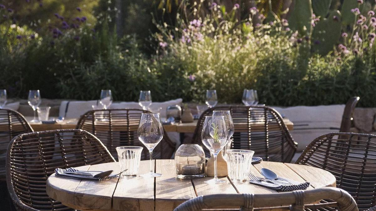 El restaurante Juntos House propone una cocina orgánica con productos ecológicos en Ibiza.