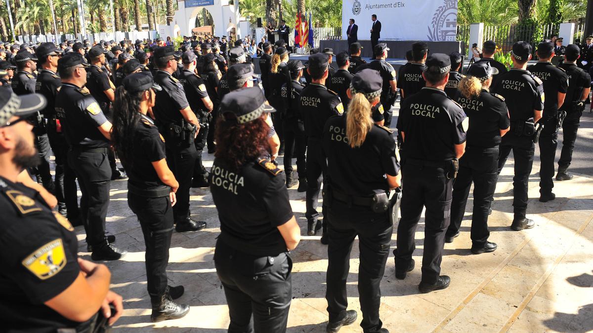 Agentes de la Policía Local, en el acto del patrón de este 2022