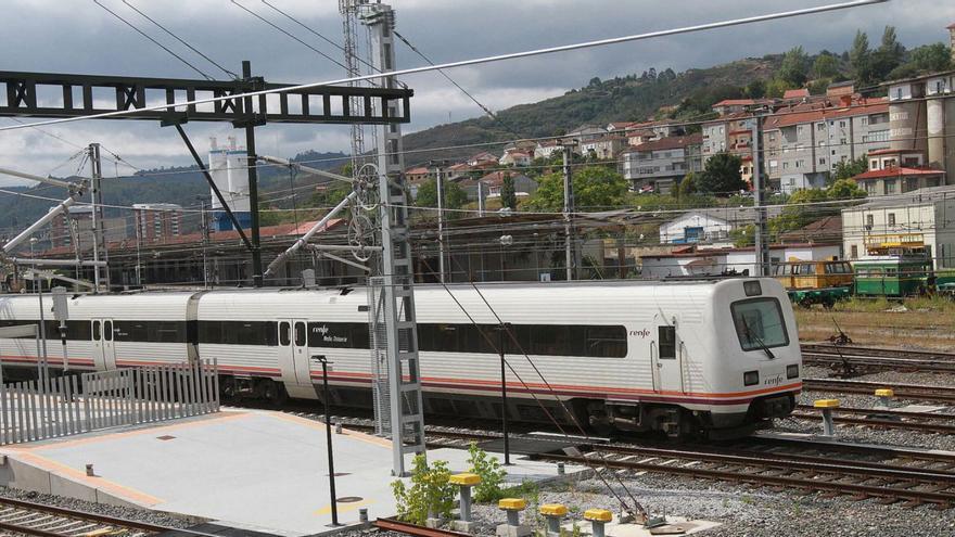 El tren fantasma del interior gallego: una línea con cuatro pasajeros al día