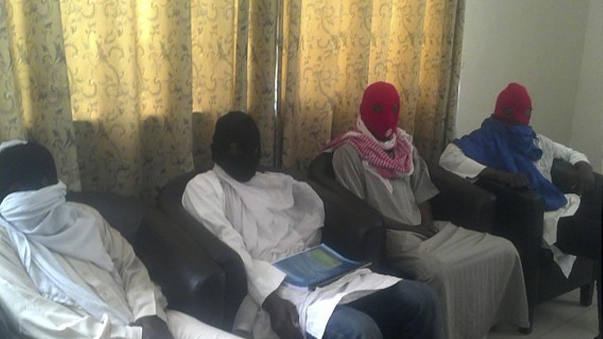 Miembros del grupo islamista Boko Haram ante la prensa en Maiduguri, en el estado de Borno (Nigeria), en febrero del 2013.