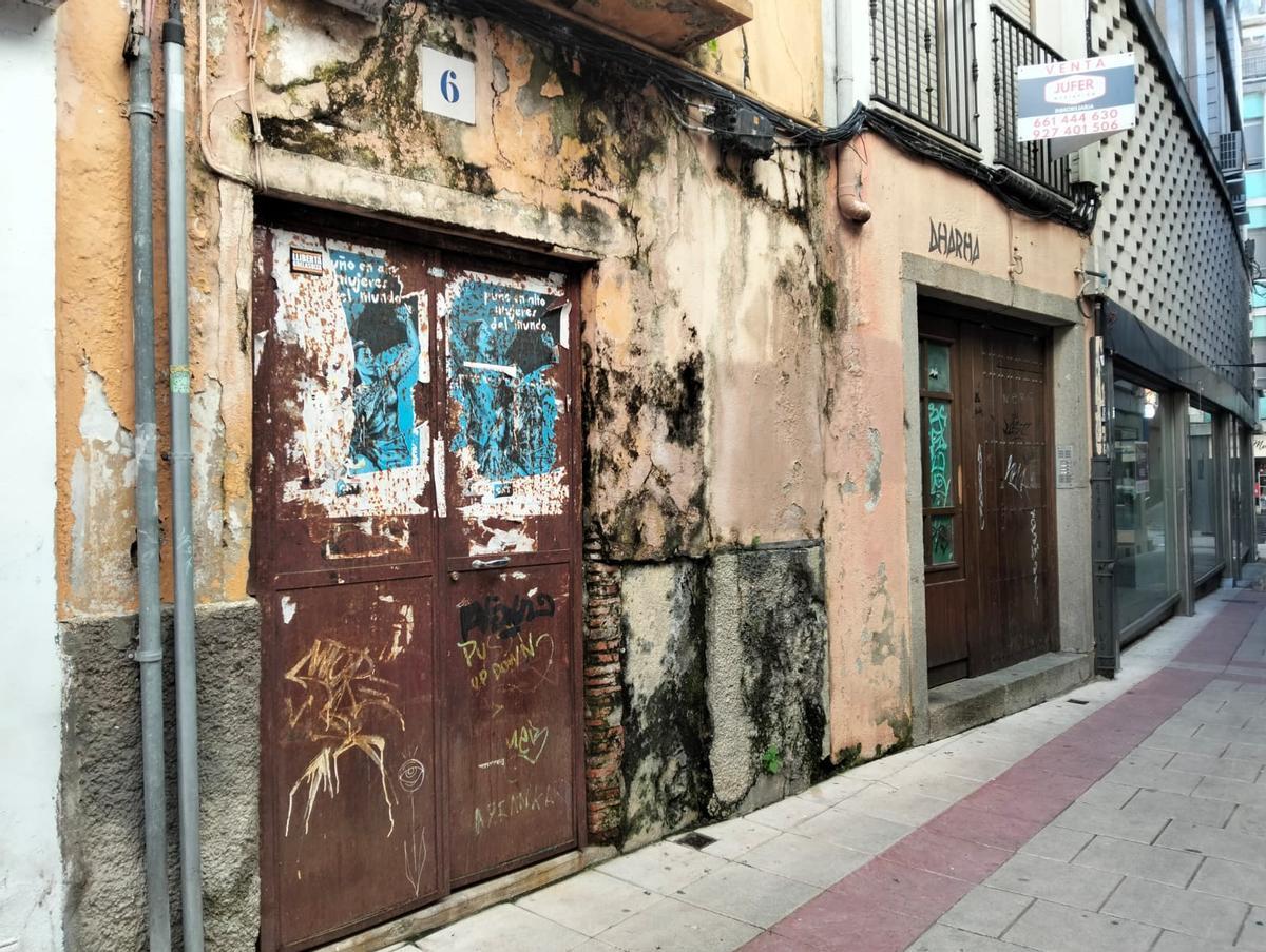 Fotogalería | La calle de Plasencia con más establecimientos cerrados por metro cuadrado