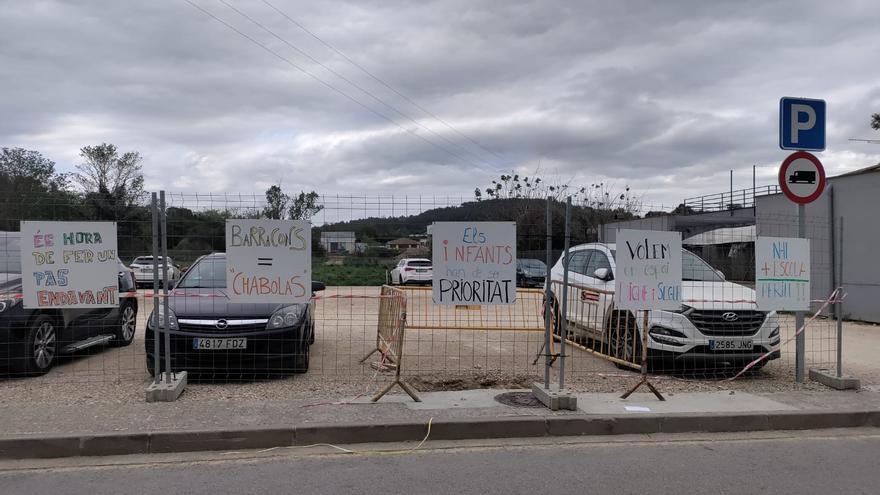 Famílies de l’escola Castellum de Sant Julià de Ramis denuncien que l’Ajuntament els ha «censurat» les pancartes reivindicatives