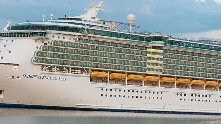 El &#039;Independence of the seas&#039; es el crucero más grande que llegará este año a Ibiza