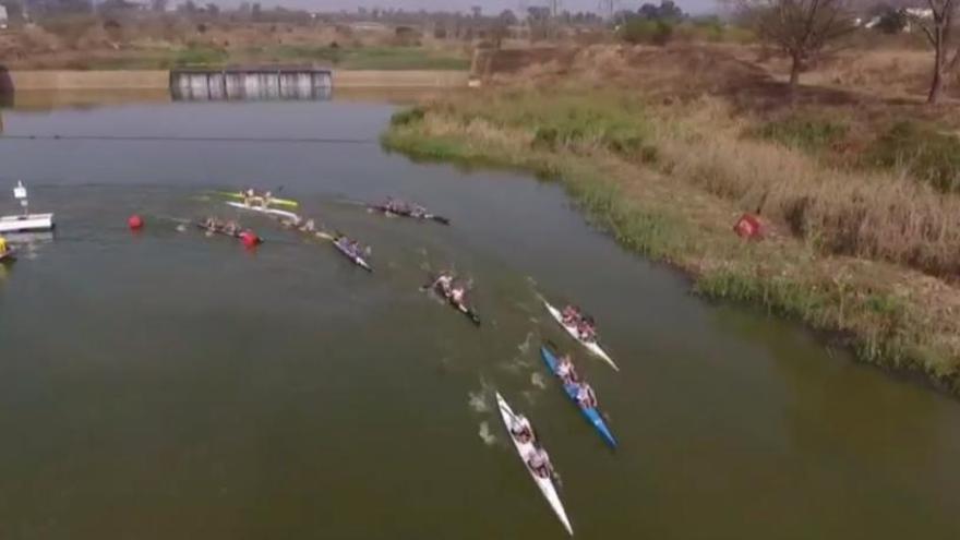 El grupo de cabeza en las primeras vueltas con el K2 de Barrios y Figueras en la cuarta posición