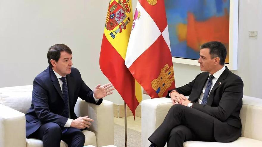 El coincidente mensaje de Mañueco y Pedro Sánchez en el Día de Castilla y León: "La comunidad que late"