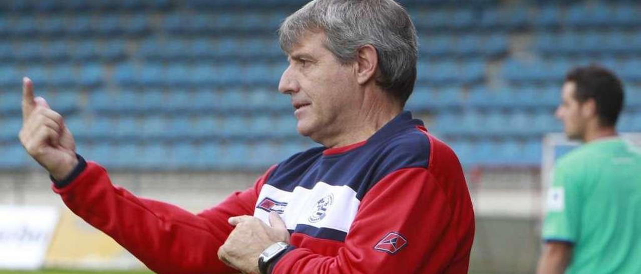 Antonio Dacosta, entrenador del Unión Deportiva Ourense. // Jesús Regal