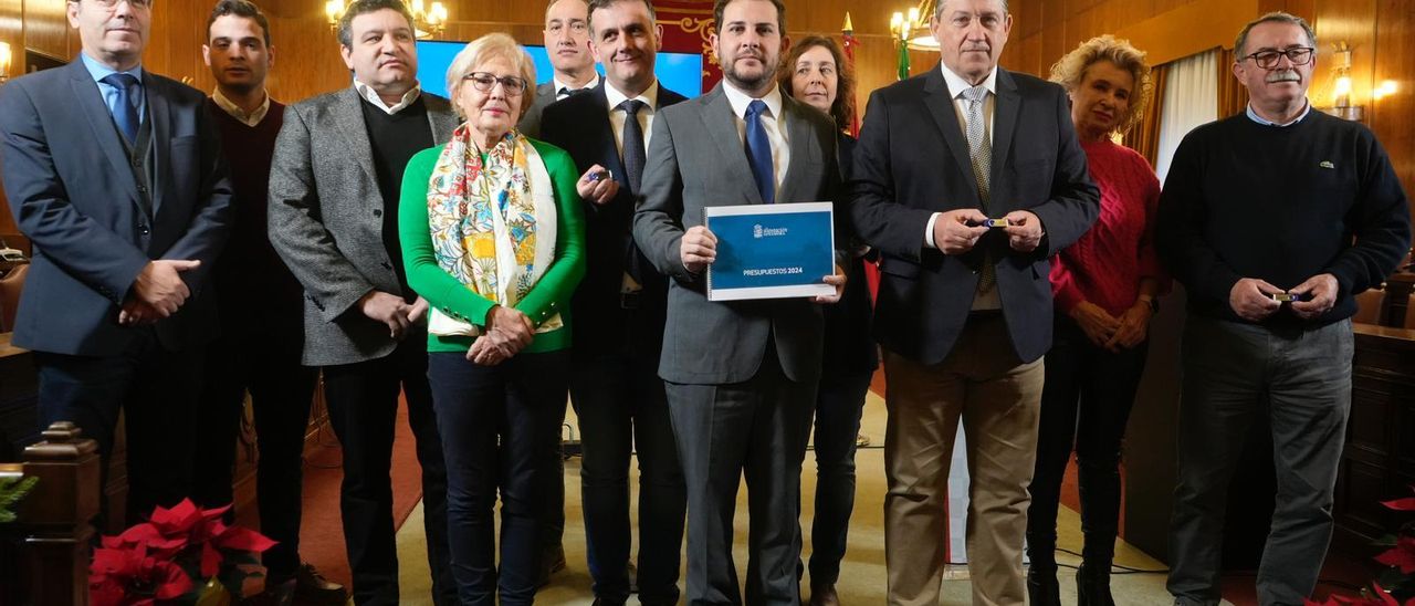 Diputados del equipo de Gobierno provincial en la presentación de los presupuestos de 2024.