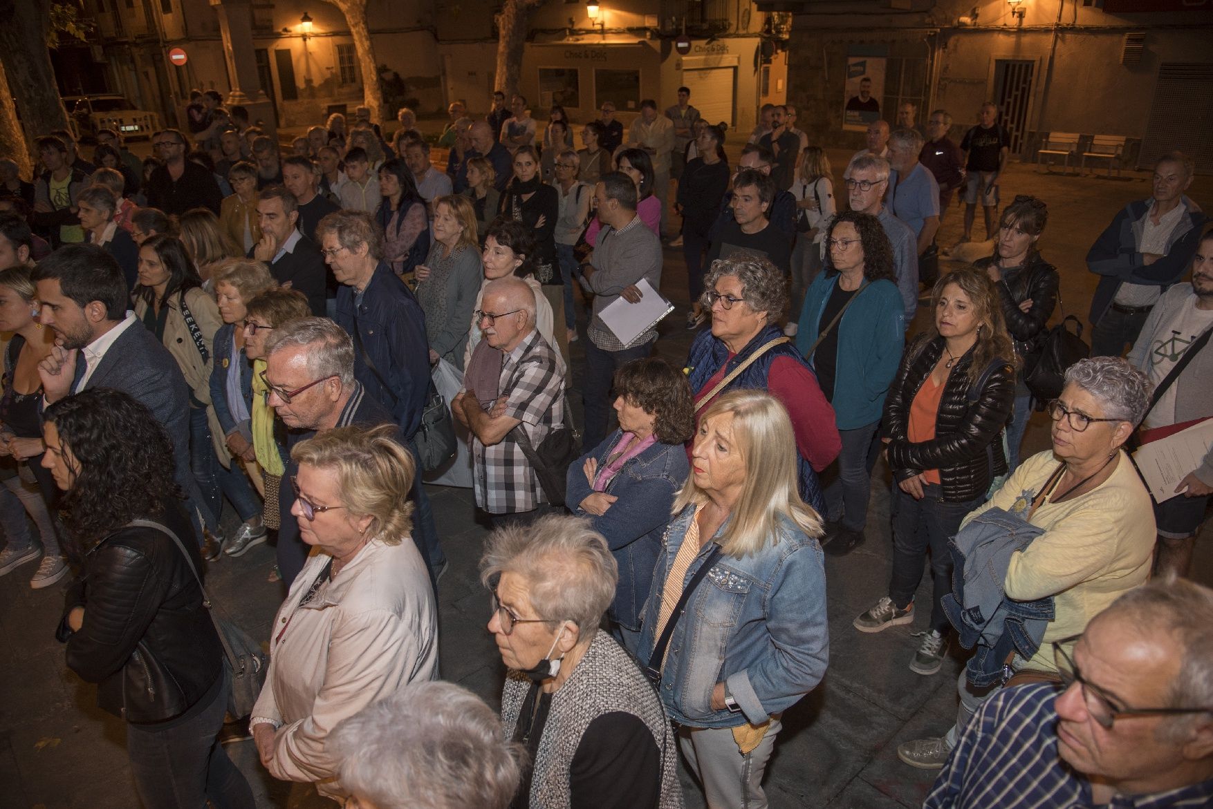 Unes 150 persones donen suport a Adriana Delgado pel judici contra la mesa del Parlament