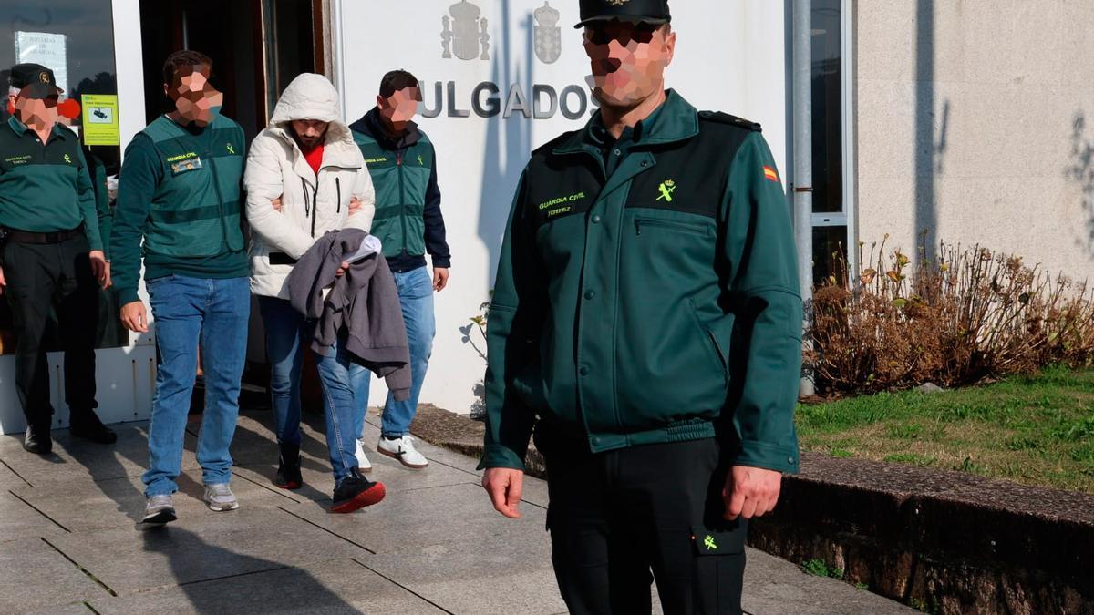 El detenido por el crimen de Salceda deja los juzgados.
