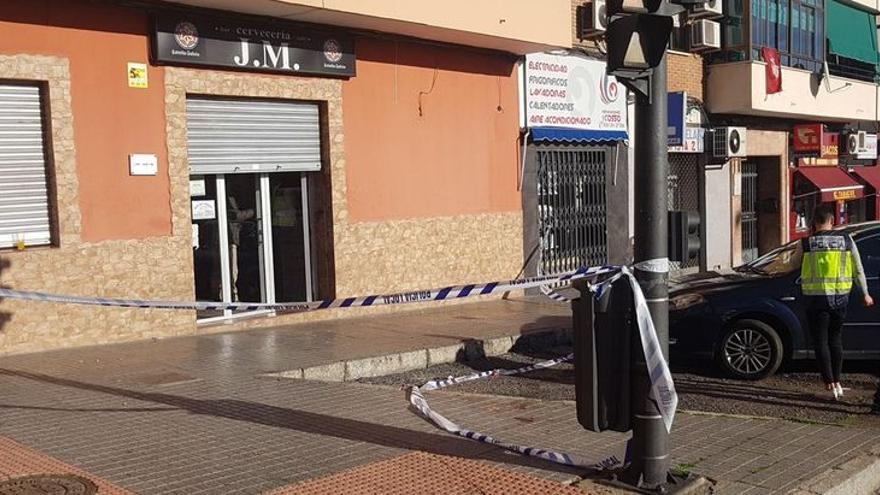 El bar JM precintado por la policía el día del crimen, en Navidad de 2019.