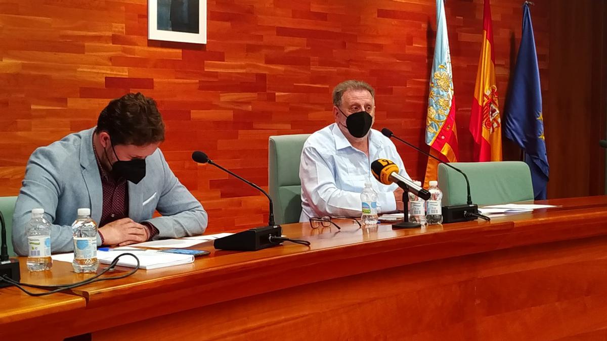 Jesús Ros compareciendo en rueda de prensa tras ser investigado por presunta prevaricación administrativa por omisión.