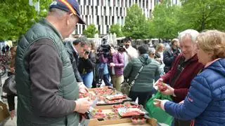 UPA reparte fresas en Zaragoza y recomienda "mirar el origen" a la hora de comprarlas