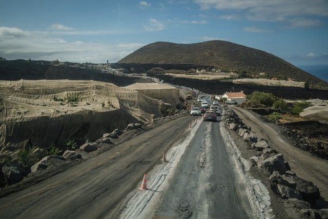 Carreteras por las coladas de lava de La Palma