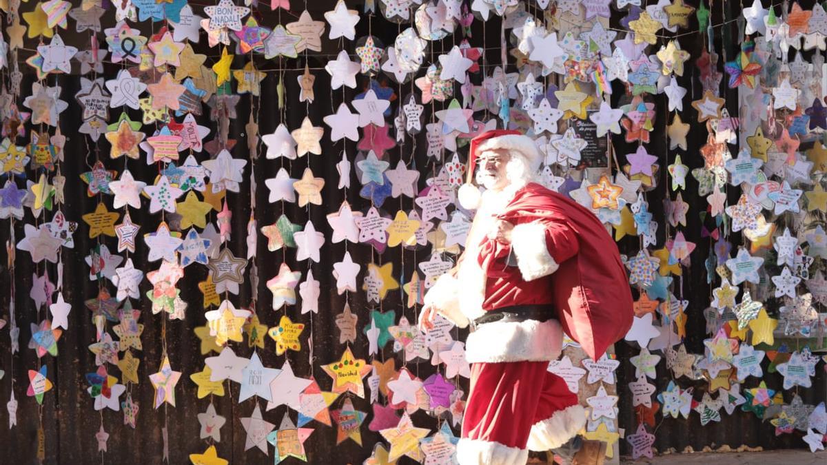 Miles de niños de toda España llenan Paiporta de estrellas de colores por Navidad