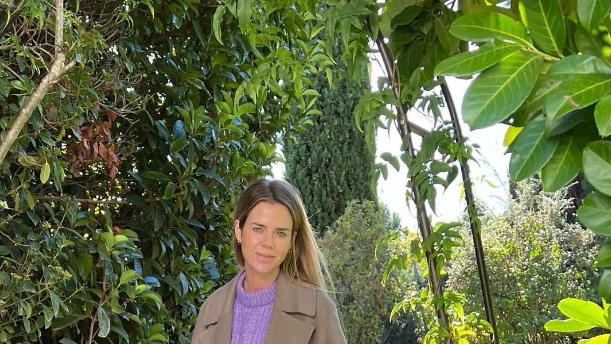 Amelia Bono con abrigo de Massimo Dutti