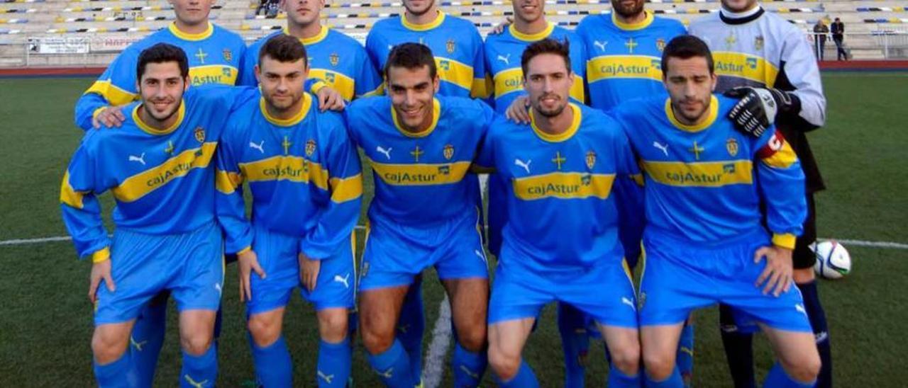 Formación inicial de la selección asturiana en el encuentro amistoso ante el Caudal.