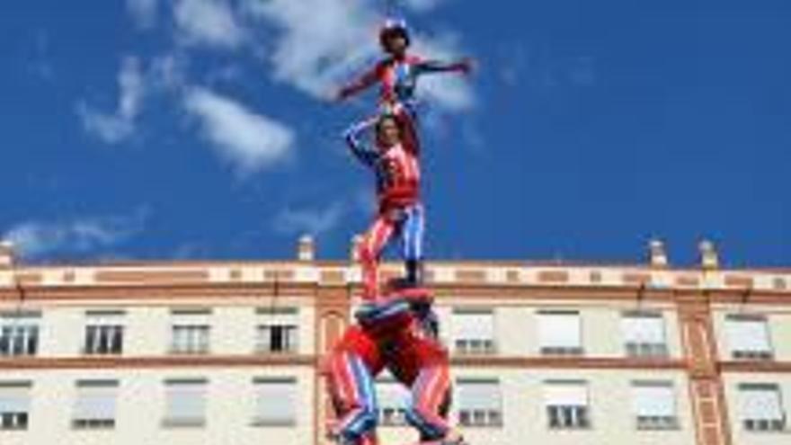 La enciclopedia castellera admite que la Muixeranga es el origen de sus torres humanas