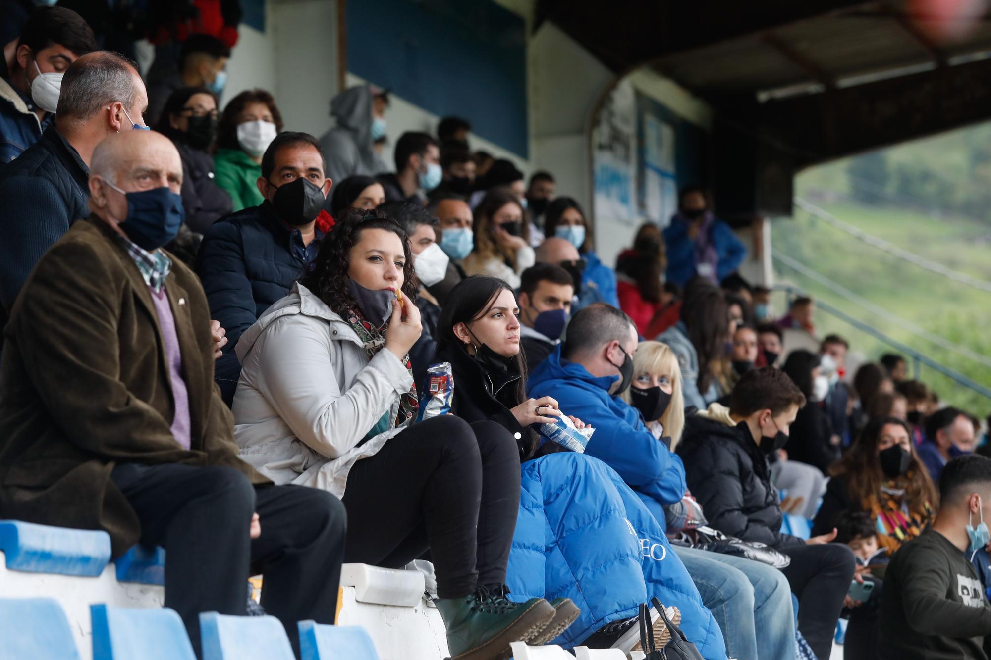 Las mejores imágenes de la jornada de Tercera División: Ceares y Llanera sacan un billete a Segunda RFEF