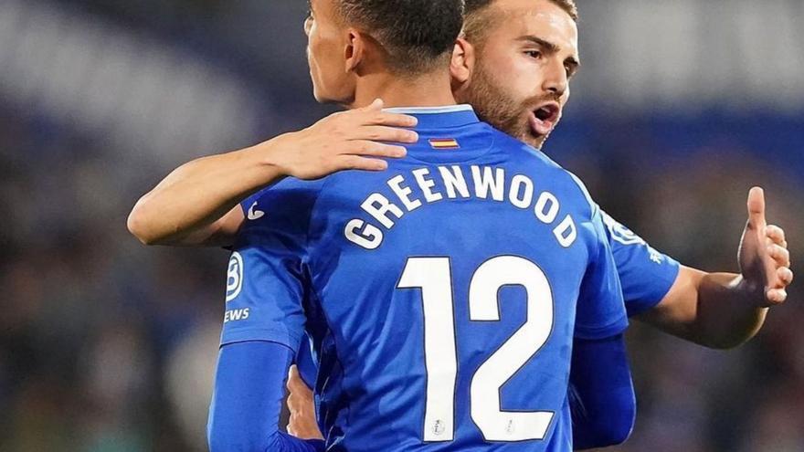 Mason Greenwood se abraza con Borja Mayoral para celebrar su gol frente al Almería la pasada jornada. | | INSTAGRAM