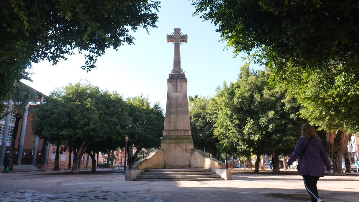 Cruz del Paseo de Germanías que el equipo de gobierno quiere derribar con su proyecto de remodelación de la zona