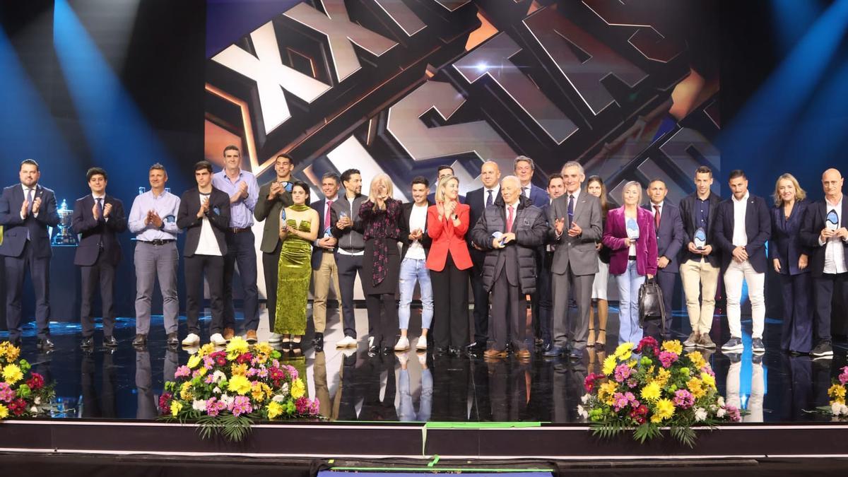 La foto de familia, con todos los galardonados.
