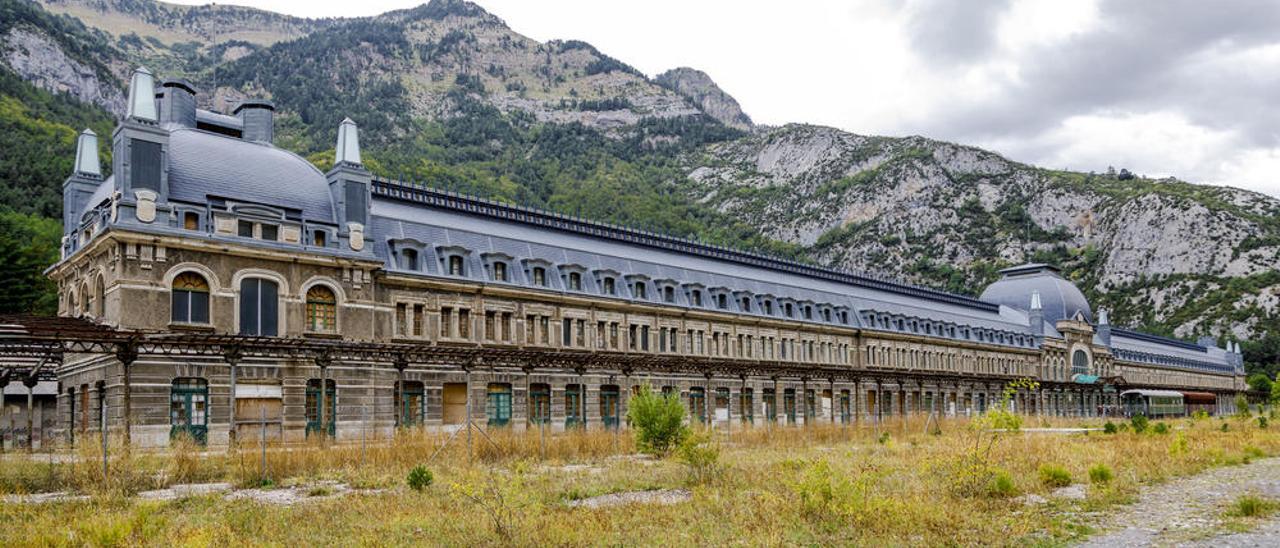 La valenciana Torrescámara restaura la histórica estación pirenaica de  Canfranc - Levante-EMV
