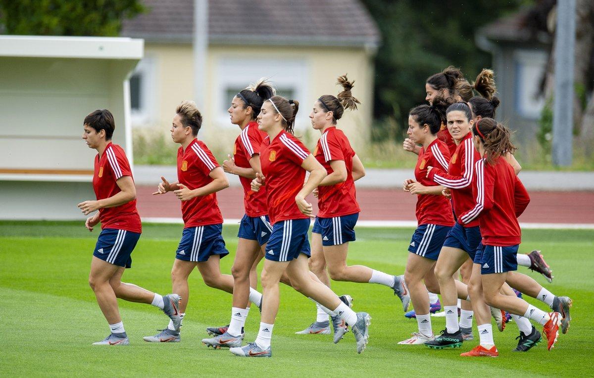 .. Le Havre (France), 16/06/2019.- Spain’s ladies team attend a training session in Le Havre, France 16 June 2019.