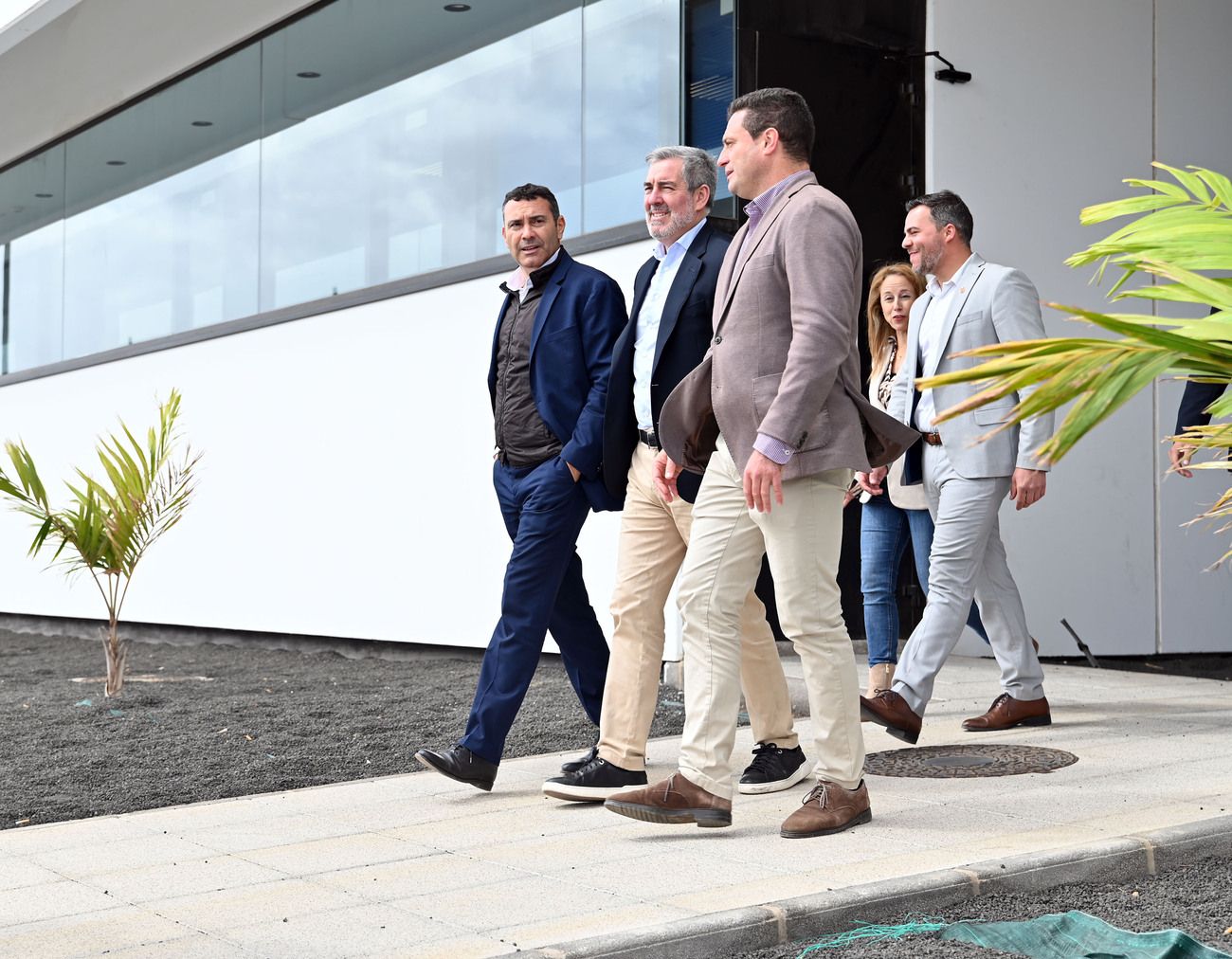 Fernando Clavijo visita la nueva terminal del Puerto de Playa Blanca