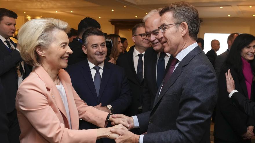 El presidente del Partido Popular, Alberto Núñez Feijóo, junto a la presidenta de la Comisión Europea, Ursula von der Leyen.