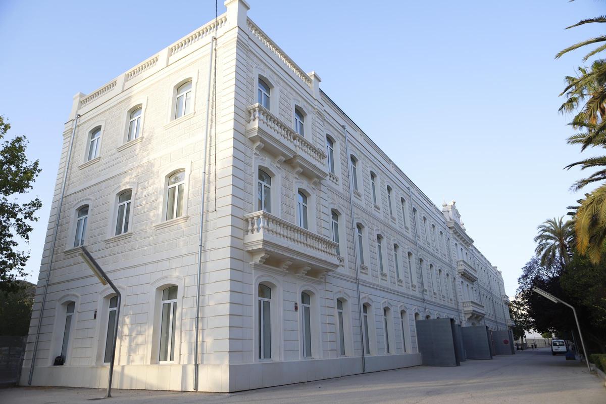 Edificio principal del Campus Univesitario de Lorca.
