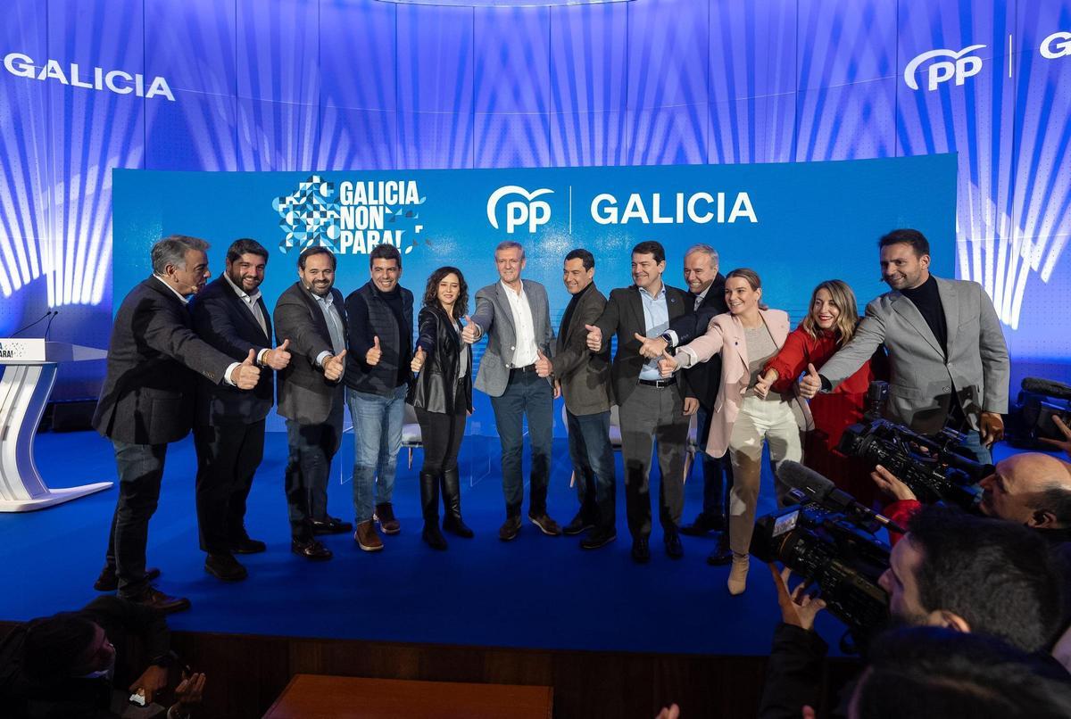 López Miras junto al resto de presidentes del PP en Galicia.