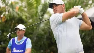 Koepka, lider indiscutible en el LIV Golf Singapur con Rahm lejos de cabeza