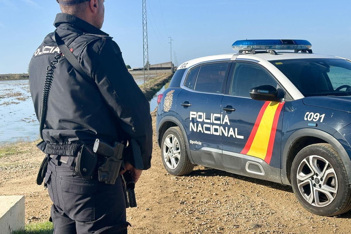 Un policía resulta herido de bala en un tiroteo durante una operación contra el narco en Isla Mayor