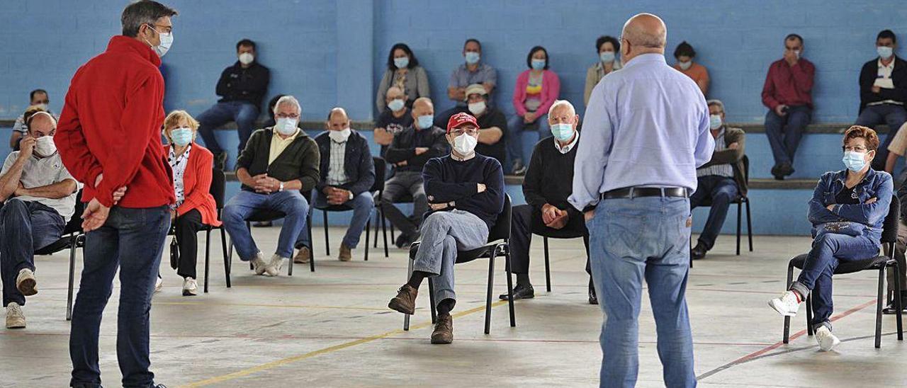 Román Santalla y Roberto García ofrecieron una charla ayer en el pabellón de Cercio.