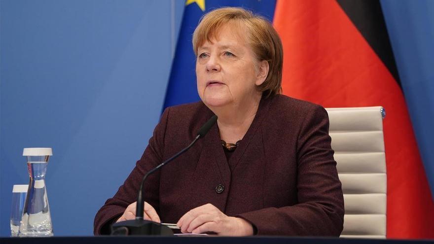 Merkel insta a un reparto equitativo de la vacuna del covid