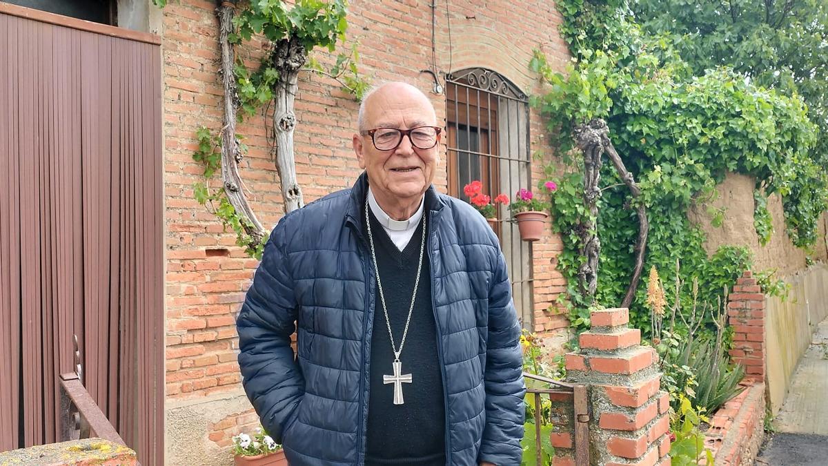 Francisco Simón, ayer en Benegiles, donde concelebró la misa con su amigo Pedro Rosón