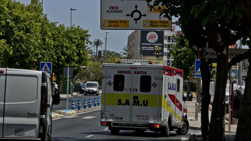 Dos heridos en Santa Pola al colisionar una moto y un coche