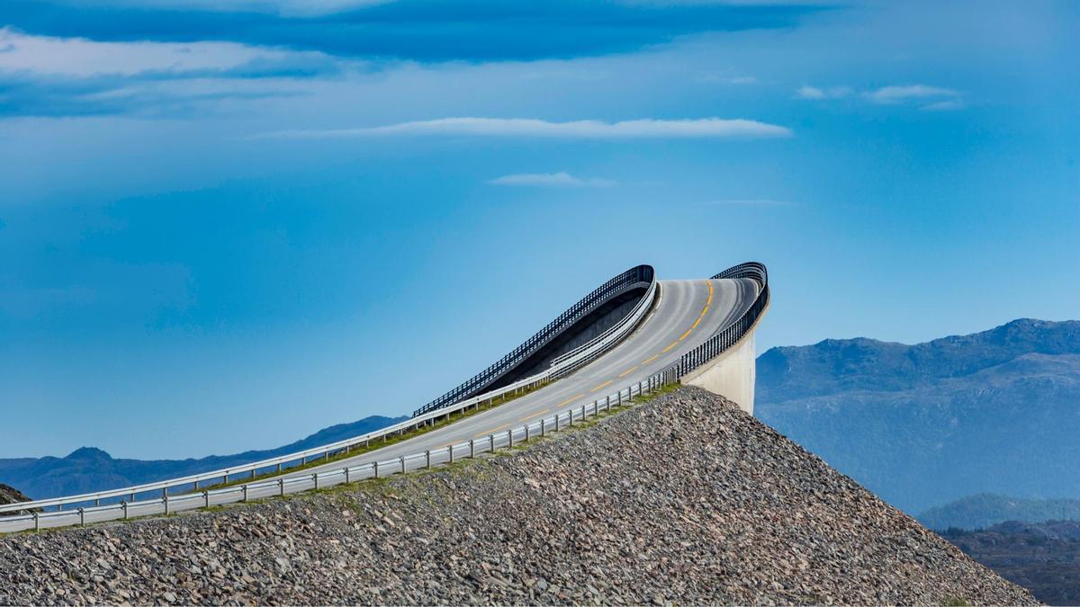 Esta carretera tiene curvas imposibles.