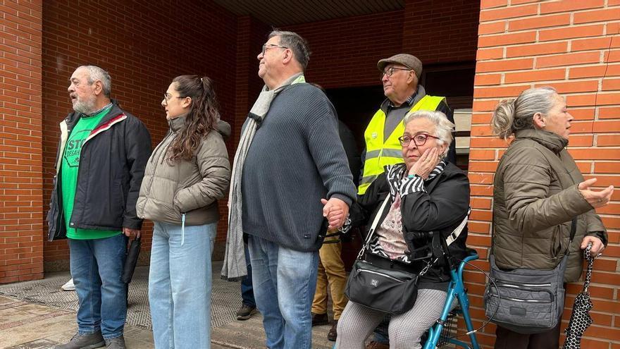 Paralizan el desahucio de una mujer de 63 años y su familia en Alcantarilla