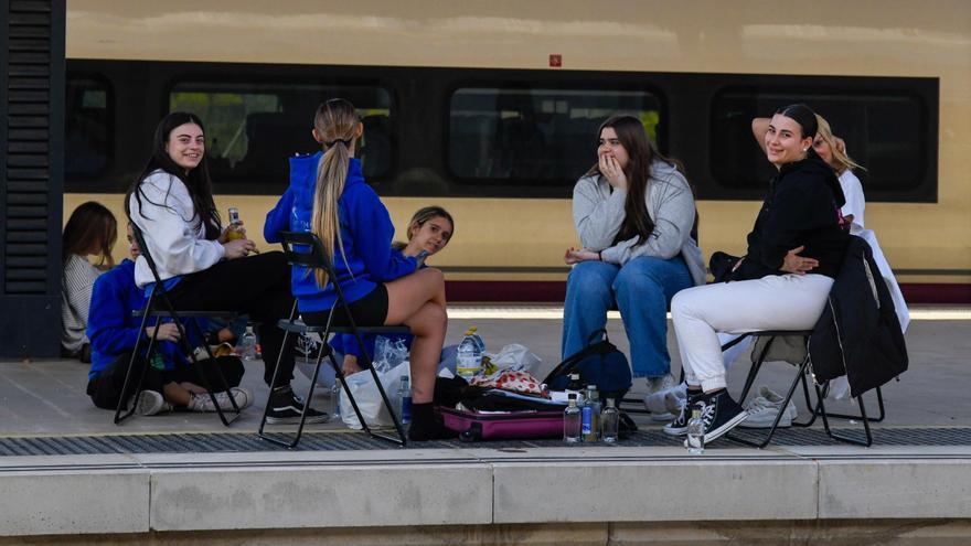 VÍDEO | Así se ha vivido el apagón en la estación de tren de Zamora