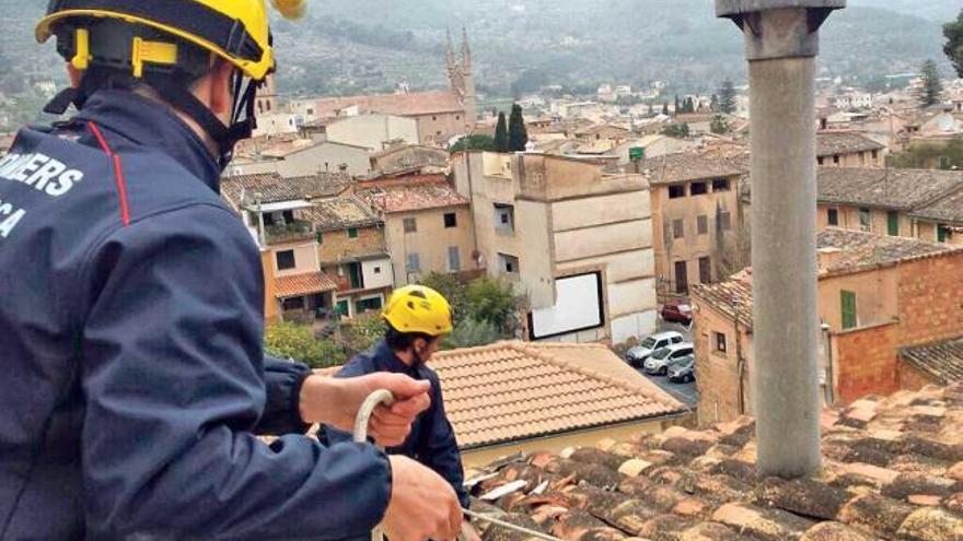 Feuerwehrleute im Einsatz.