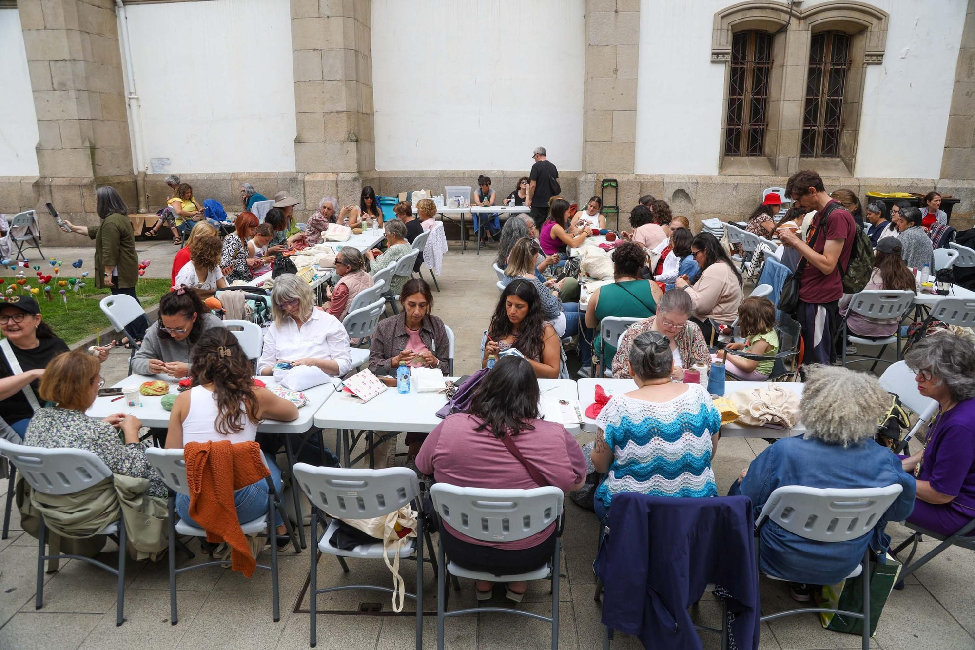 En A Coruña, tejer no es «cosa de abuelas»