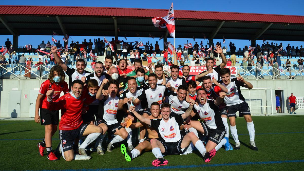 Así celebró el Estradense su clasificación ante el Alondras