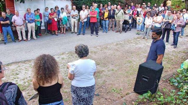 Asistentes al acto durante el homenaje.