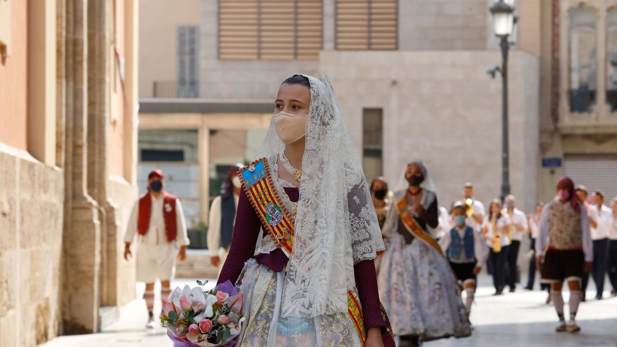 Búscate en el segundo día de Ofrenda por las calles del Mar y Avellanas (entre las 10:00 y 11:00 horas)