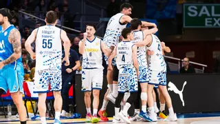 Gesta del Alimerka Oviedo Baloncesto: el equipo resucita cuando más difícil lo tenía para remontar y ganar en la cancha de Estudiantes (76-81)