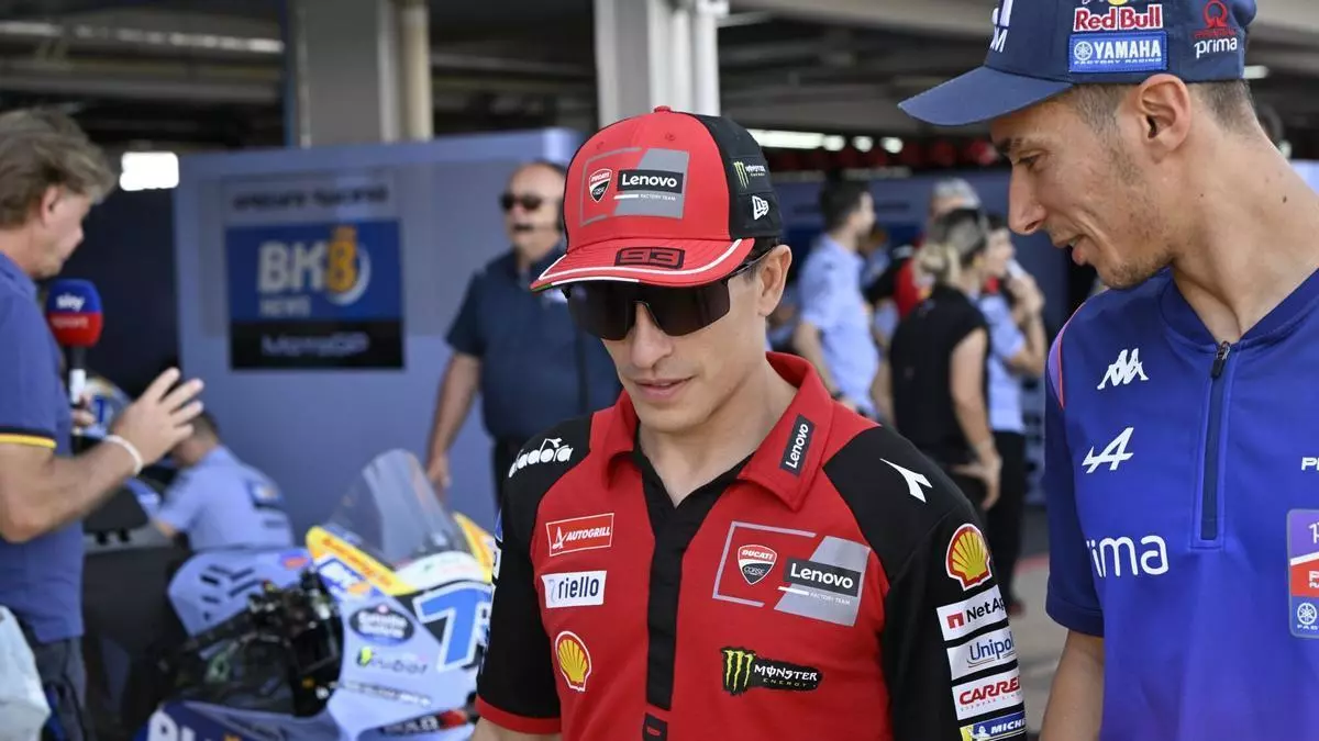 Marc Márquez rebaja las expectativas: "Trataremos de frenar el nivel de Bezzecchi pero será difícil porque es el más rápido"